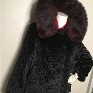VINTAGE UNION MADE LUXURY  FUR COAT MADE IN THE USA